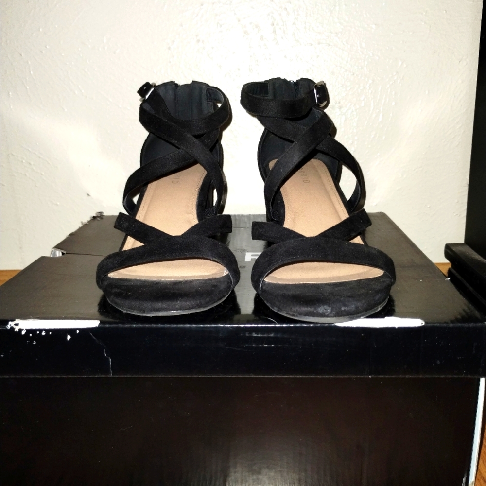 Black Wrap Block Heel